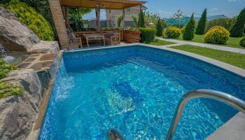 Aqsell Ashtarak – Pool & Garden