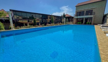 MegaPool Ashtarak - Pool and Garden