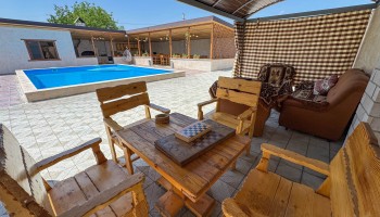 La Maison  - Pool & Garden