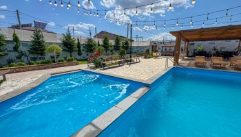 PG - Pool & Garden