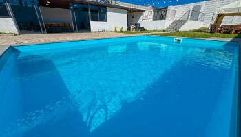 White Ptghni - Pool & Garden