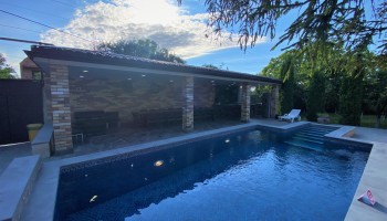 Raya – Pool and Garden