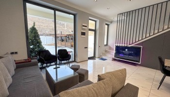 Adamyan’s - Garden House