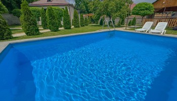 Garni Green House - Pool and Garden