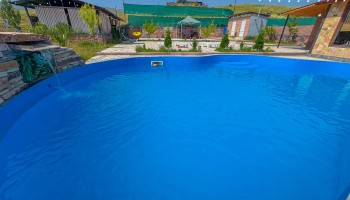 Garni Royal Resort - Pool and Garden