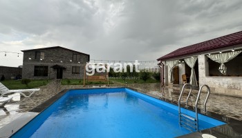 Dreamy Resort  Ptghni - Pool and Garden
