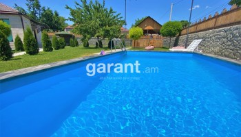 Garni Green House - Pool and Garden