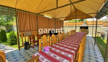 Garni Green House - Pool and Garden