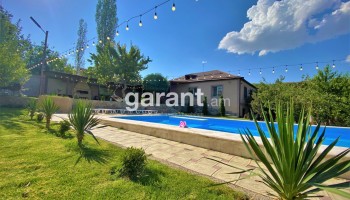 Garni Summer House - Pool and Garden