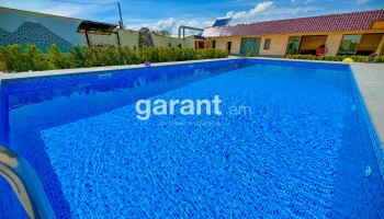 California Pool and Garden